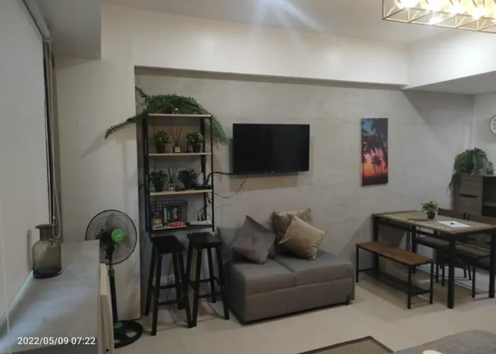 One Palm Tree Apartment Manila